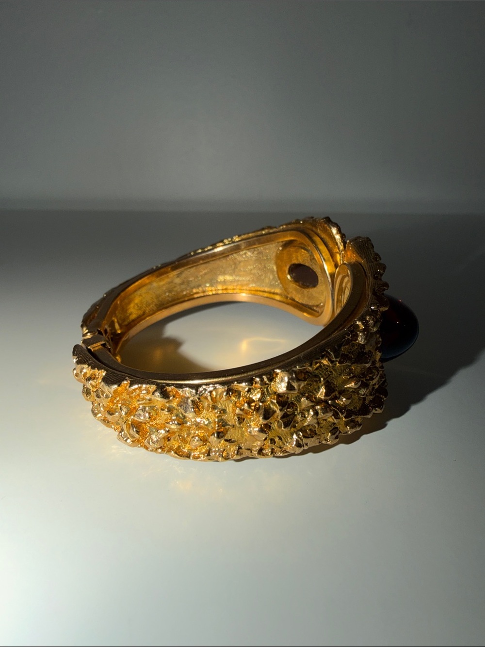 Stunning Vintage Gold-Tone Nugget & Garnet Or Amber Stone Chunky Hinge Bracelet - Picture 6 of 10
